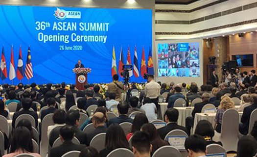 Thủ tướng: Phải đưa ASEAN vượt qua giai đoạn cam go đầy khó khăn